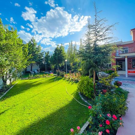 Taaj Residence סקרדו מראה חיצוני תמונה